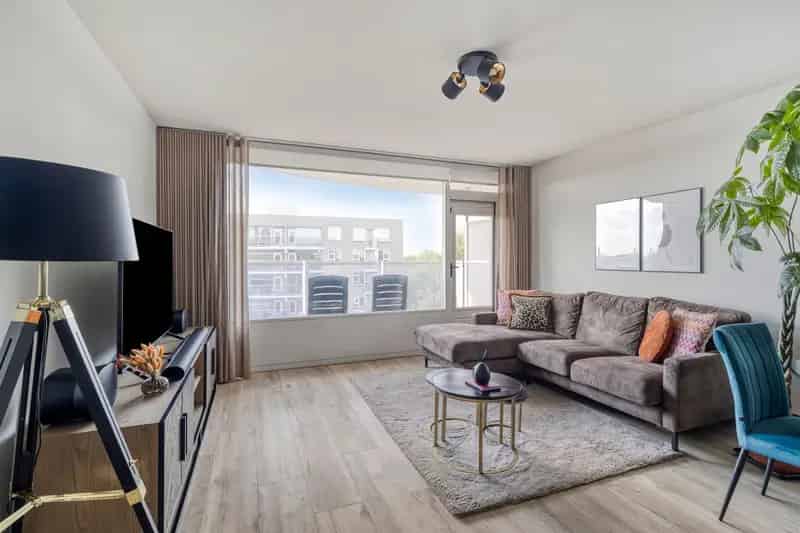 3-Kamer Appartement Diemen-Noord  73m2  Volledig gerenoveerd