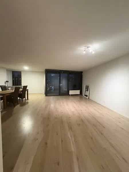 Ruim 4-kamer appartement Amsterdam Sam van Houtenstraat 104m2