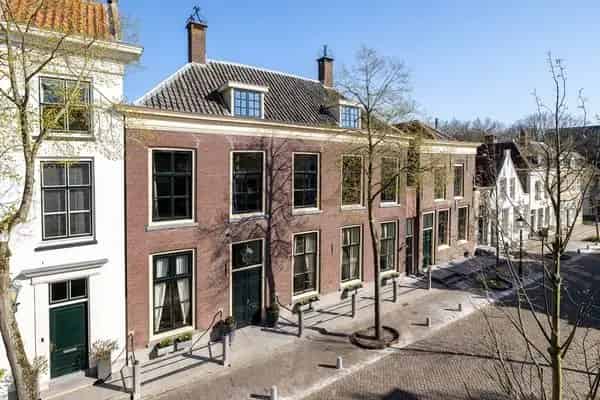 Rijksmonument Middelharnis 6 Slaapkamers Luxe Herenhuis