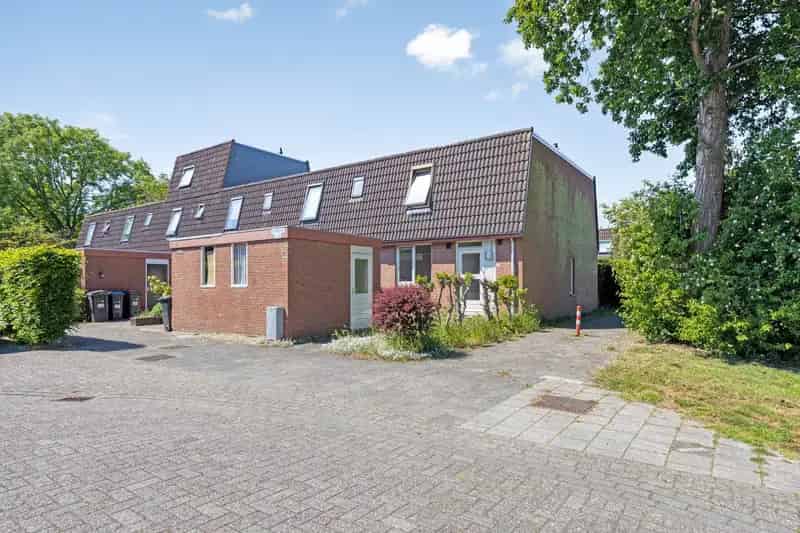 Huis te koop Purmerend: Eindwoning met 3 slaapkamers en diepe tuin
