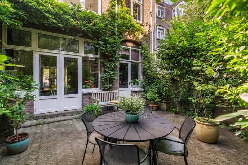 Rotterdam West - Charmante Dubbele Benedenwoning met Stadstuin