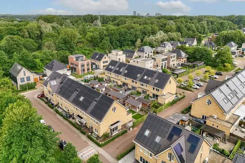 Moderne Hoekwoning te Koop in Almere Haven
