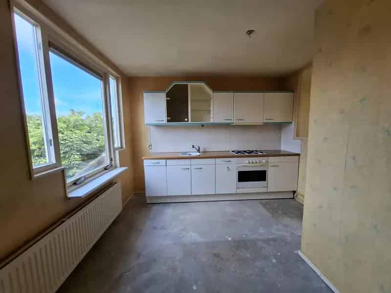 2 Kamer Appartement Overschie 78m2 Ruim Terras Starterwoning