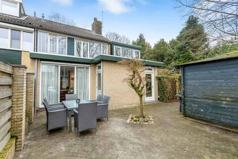 Huis te koop Oudenbosch: Ruime hoekwoning met kantoor aan huis
