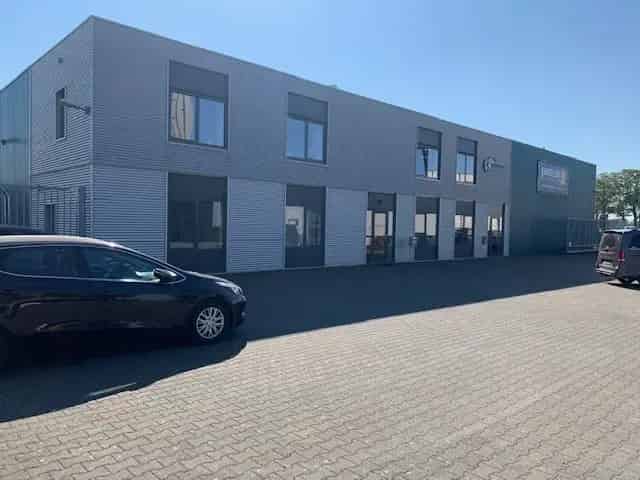 Bedrijfshal te huur Ittervoort 450m2 Kantoor 150m2
