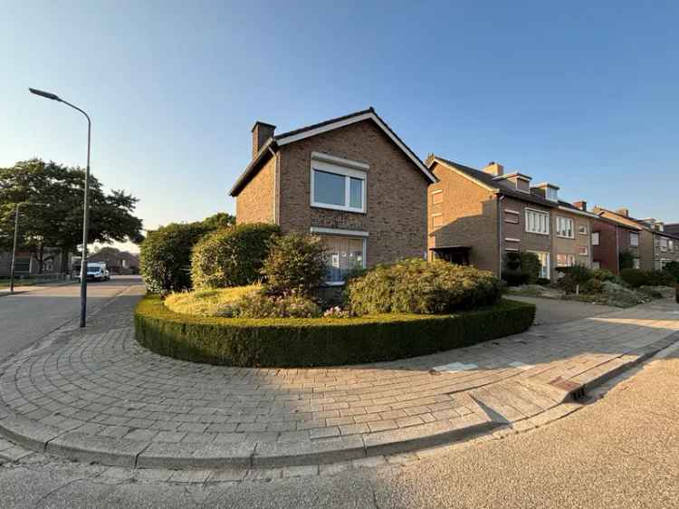 Ruime woning met veel potentieel te Sittard