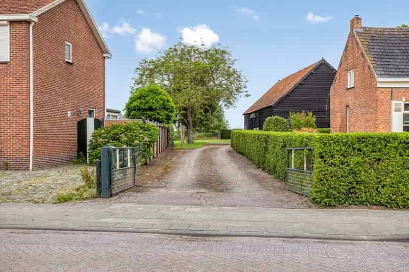 Landelijke woning Clinge 4 slaapkamers grote schuur weiland