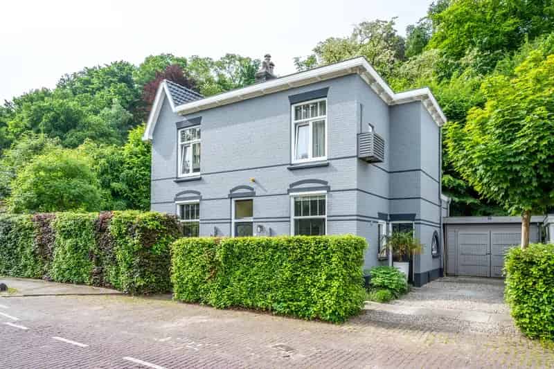 Vrijstaande Villa Nijmegen Oost Ooijpolder Uitzicht 3 slaapkamers Garage