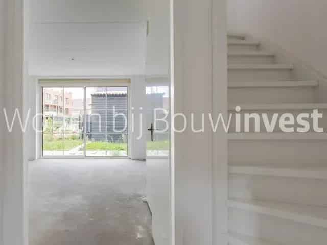 5 Kamer Tussenwoning Toolenburgerplas 137m2 Zonnepanelen
