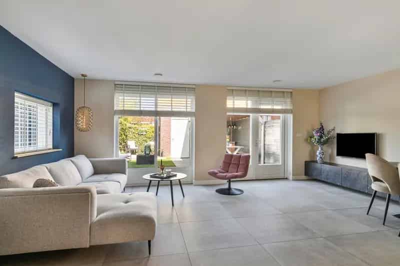 Huis te koop Zoetermeer: Luxe 4 kamer eengezinswoning met riante tuin