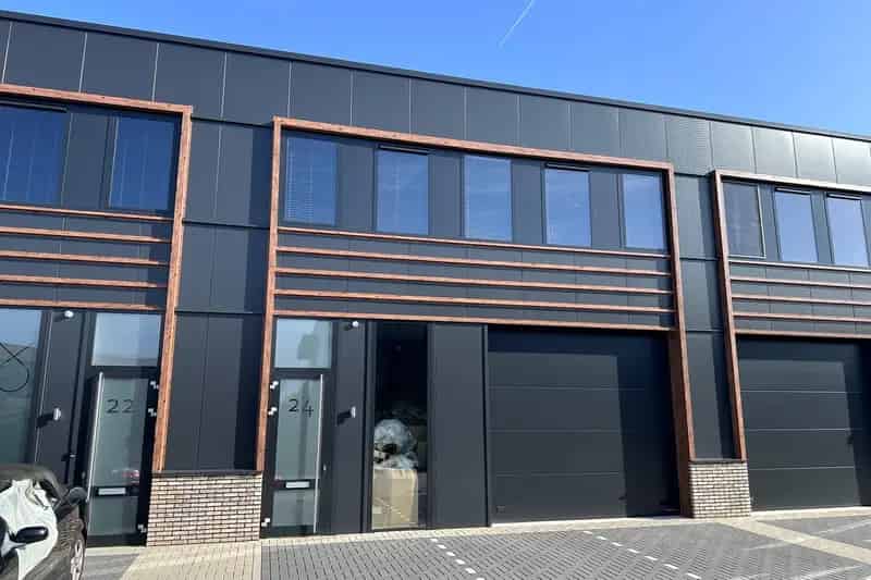 Bedrijfsunit Houten 114m2 te huur  Gasloos Zonnepanelen
