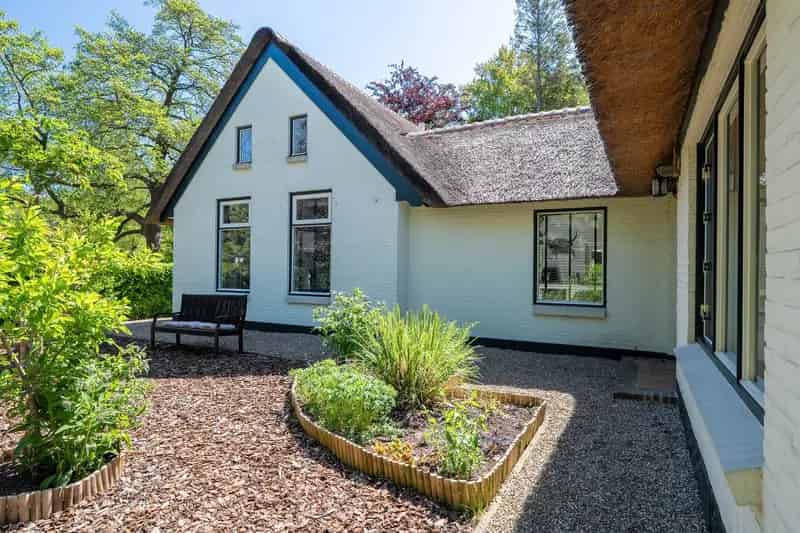 Rietgedekt Landhuis met B&B te Koop in Drenthe