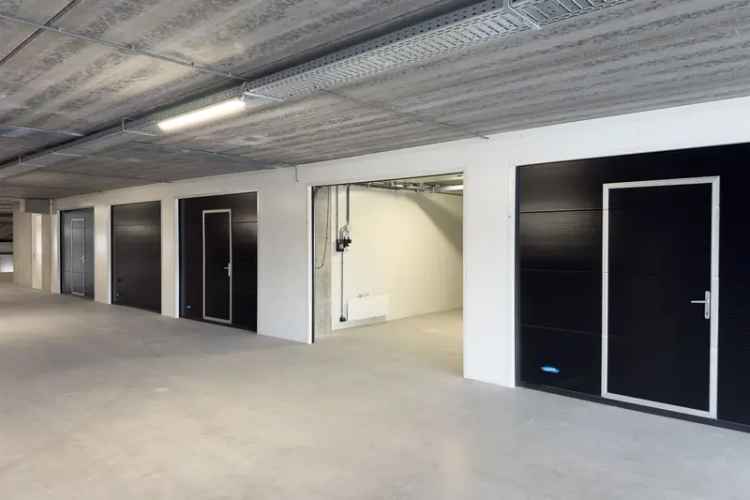 Garagebox Berkel en Rodenrijs | Zoek garageboxen te huur: Industrieweg 69-98 2651 BC Berkel en Rodenrijs [funda in business]