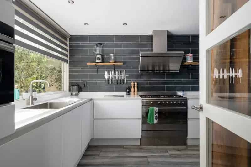 Ruim Herenhuis 4 Slaapkamers Zonnige Tuin