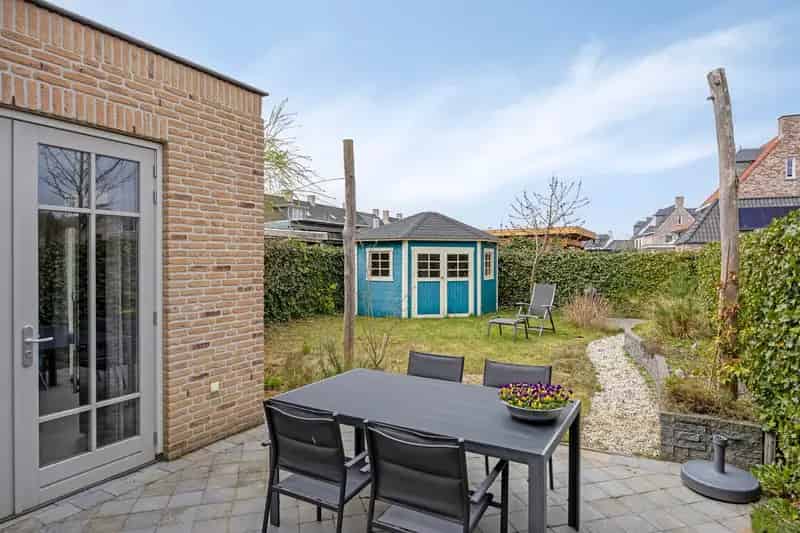 Gezinswoning Dorst: Ruime Tweekapper met 4 Slaapkamers