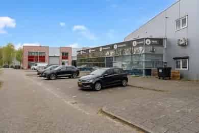 317m2 Bedrijfsruimte Rotterdam Te Koop Showroom Kantoor