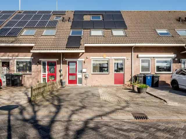 Ruime Gezinswoning Almere: Luxe, Licht en Zonnige Tuin