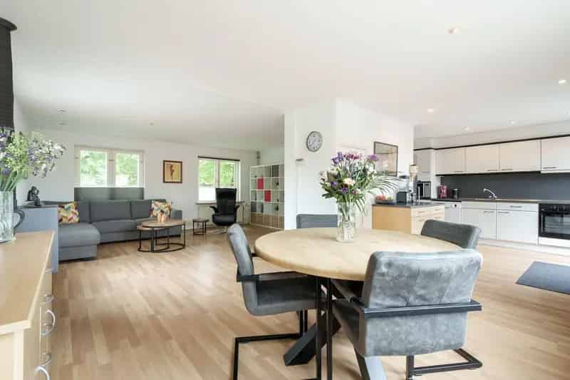Bovenwoning met Kantoor en Garage te Wageningen