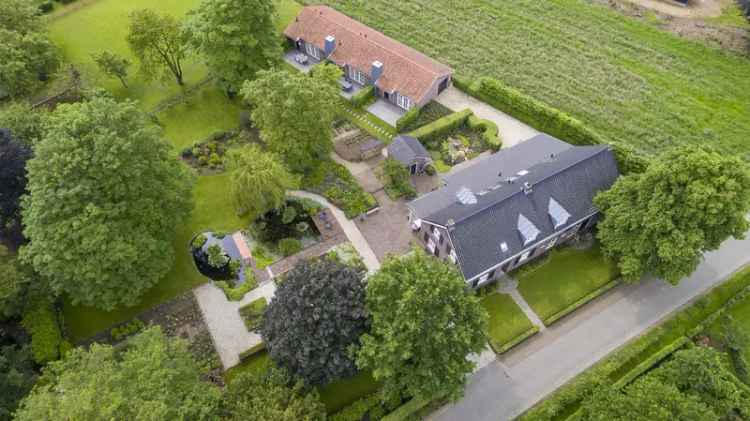 Langgevelboerderij Baarlo: Twee Woningen, B&B en Dubbele Garage