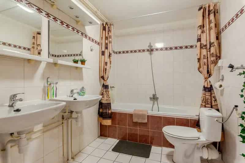 Ruime Klokgevelwoning Boswijk 3 Slaapkamers Garage Tuin