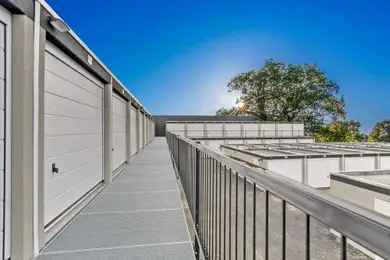 Bedrijfsruimte Brunssum 13 5m	2 tot 42m	2 te koop