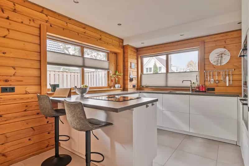 Huis te koop Almere: Luxe Finnlog woning met 4 slaapkamers en duurzame features