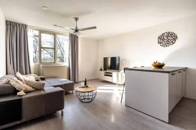 2 Kamer Appartement Amsterdam Gein Balkon Geen Bovenburen