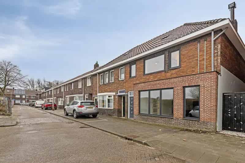 Geremdeerde Jaren 30 woning Tilburg 117m2 Eigen parkeerplaats