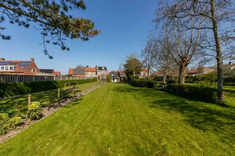 Hoekwoning met Bijgebouw Koudekerke Ruim Perceel