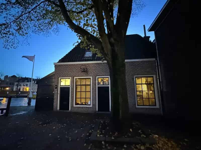 Zakkendragershuisje Dordrecht: Unieke Historische Stadswoning
