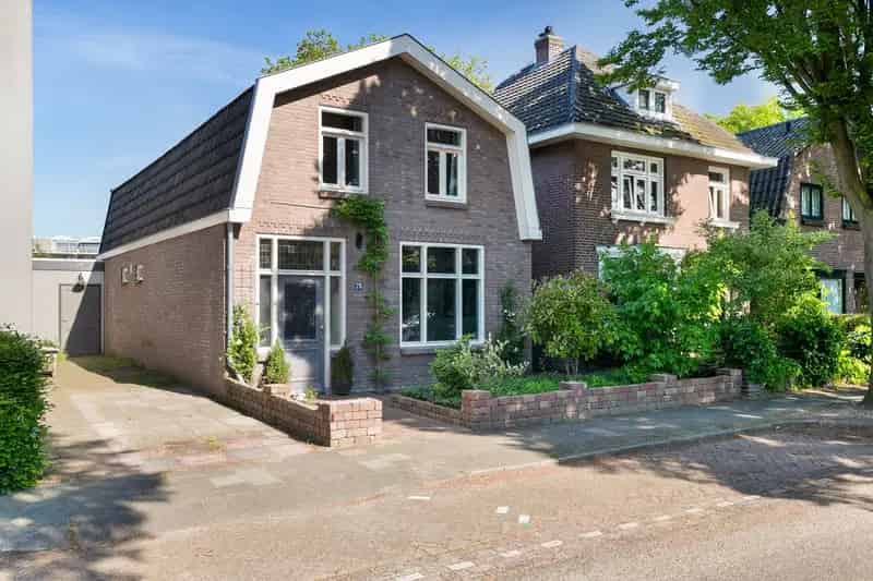 Huis te koop Oss Floraliastraat: Gerenoveerde jaren 30 woning met energielabel A