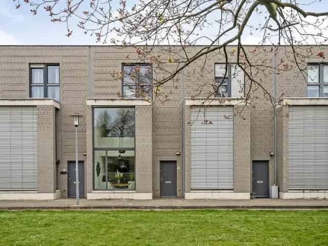 5 Slaapkamers Maastricht Scharn A+ woning 9 Zonnepanelen Carport