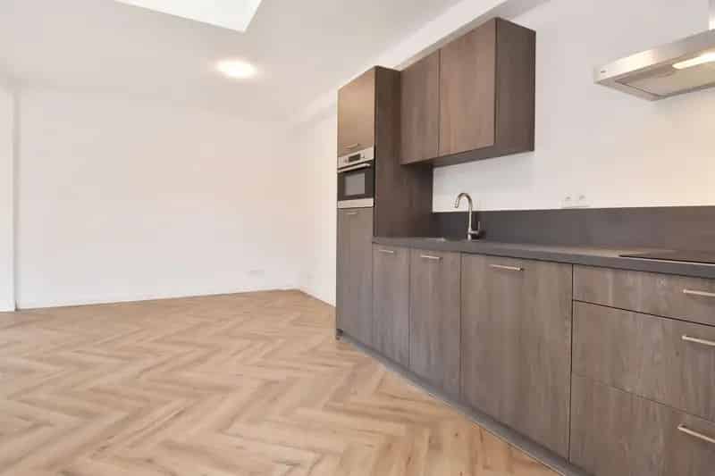 Geheel Gemoderniseerde 2 Kamer Benedenwoning Delft Eigen Parkeerplaats