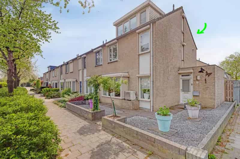 Ruime Hoekwoning Tolberg 4 slaapkamers serre 12 zonnepanelen