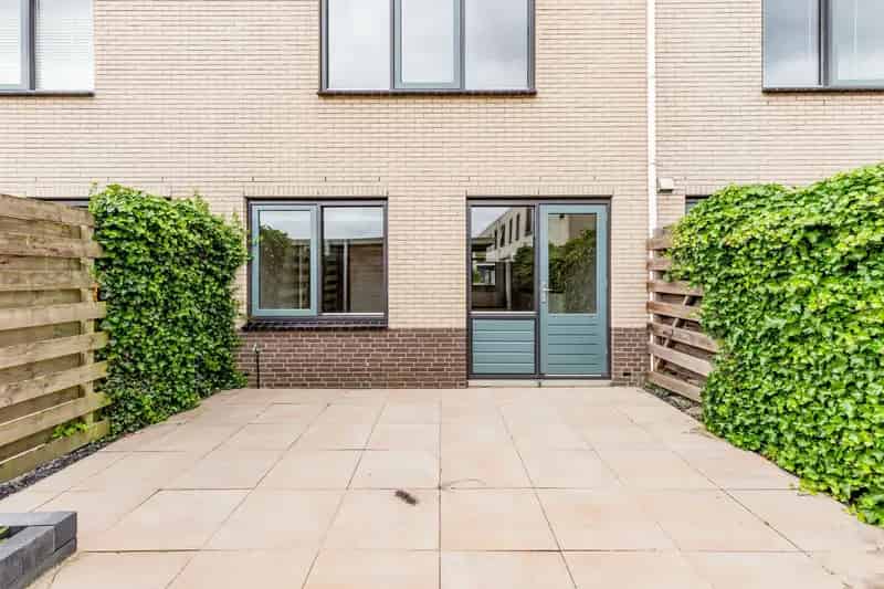 Appartement te koop Almere Filmwijk 3-kamer moderne badkamer tuin