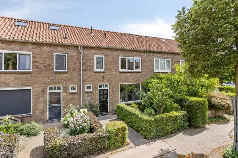 Ruime Tussenwoning Deventer Nabij Centrum en Station