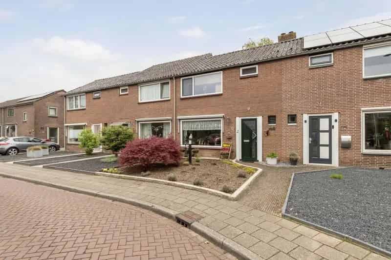 Uitgebouwde Tussenwoning 85m2 3 slaapkamers Zonnige Tuin