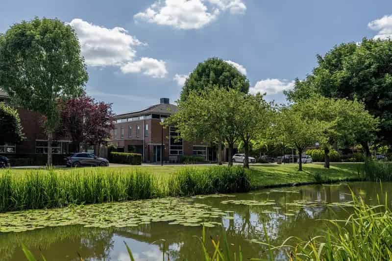 Huis Te Koop , 15, Meerwedesingel, Barendrecht, Zuid-Holland