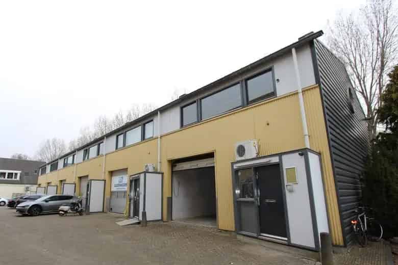 79 153 m2 Kantoorruimte te Huur Diemen