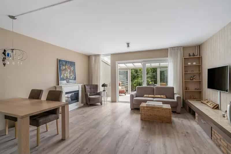Ruime Tussenwoning Hellevoetsluis 3 slaapkamers Tuin Zuid