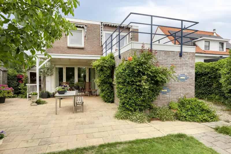 Vrijstaande woning Burgh 1545m2 grond Ruime tuin