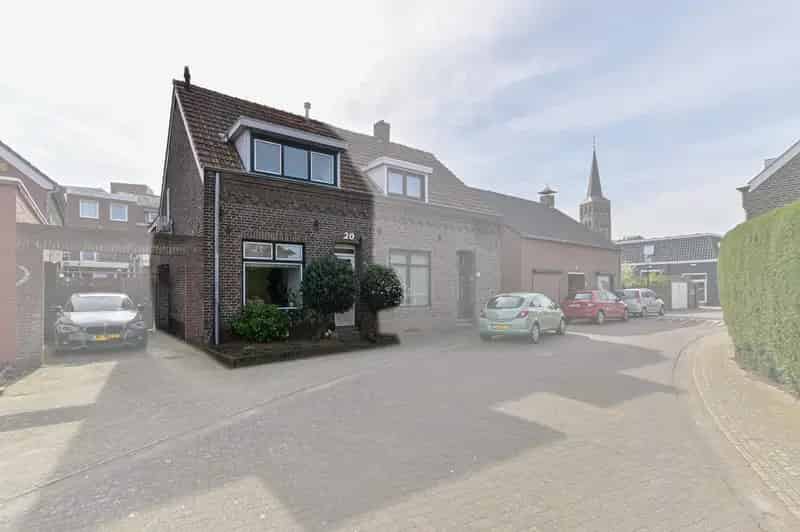 Tegelen 2-onder-1 kapwoning  3 slaapkamers  stadstuin