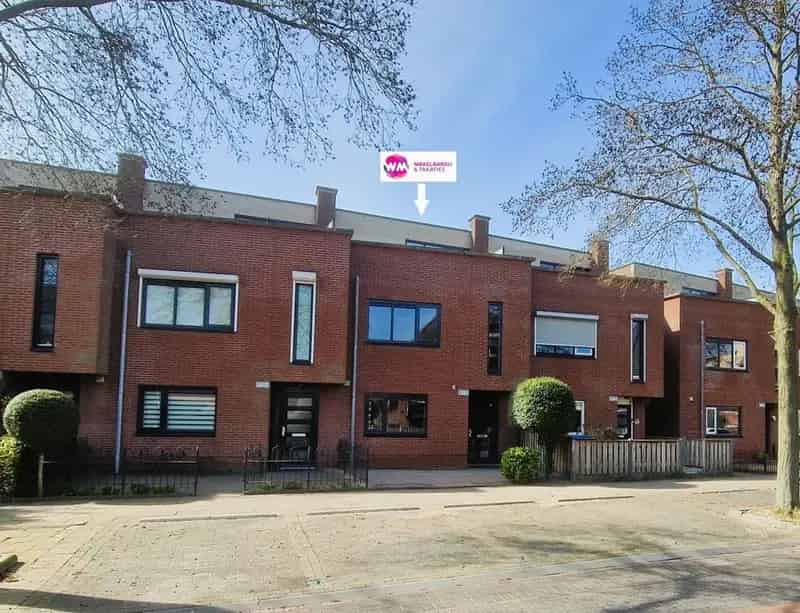 6-Kamer Tussenwoning Ravense Hoek Dakterras Tuin