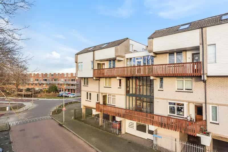 Ruime 4 kamer woning Schollevaar 106m2 Balkon Nieuwe Badkamer Energielabel A