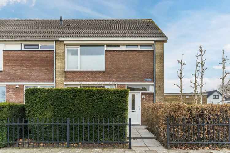 Ruime Hoekwoning Steenbergen Zuid 4 slaapkamers Dubbele Garage