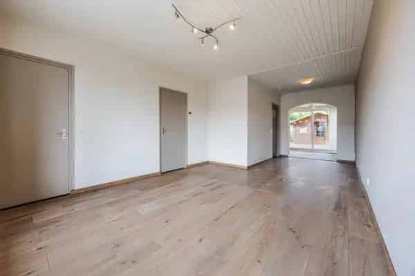 Uitgebouwde Tussenwoning Ossendrecht 3 slaapkamers Nabij Scholen