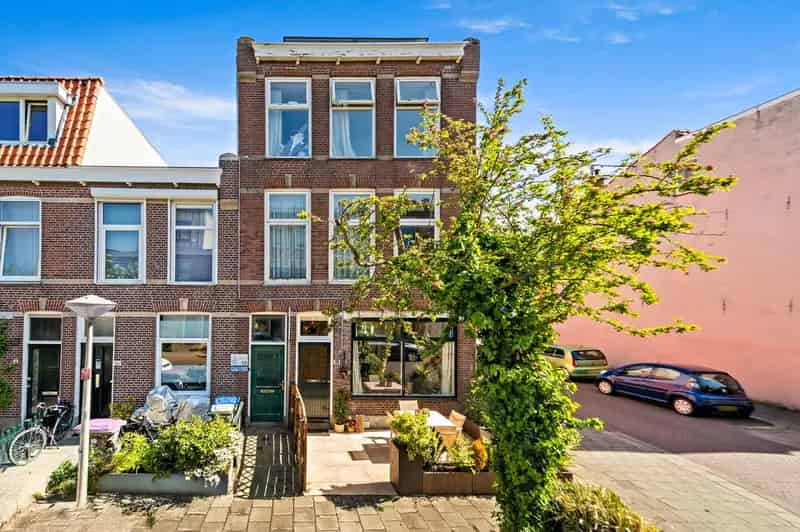 Appartement te koop Delft: 3 slaapkamers, 2 tuinen, moderne keuken