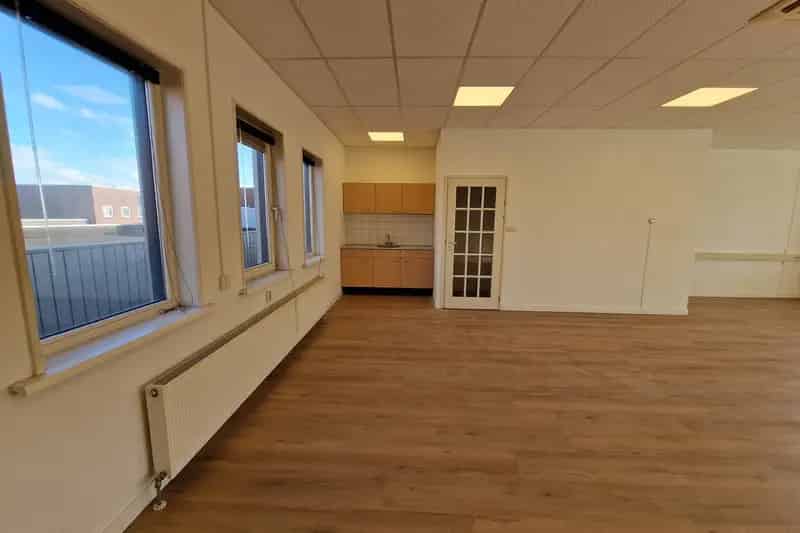 Bedrijfshal te huur Zwaag 140m2