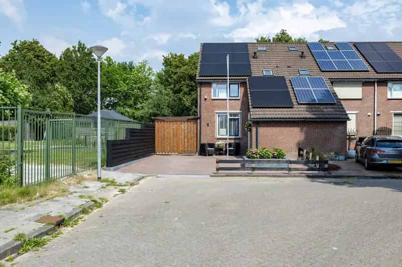 Instapklare Hoekwoning Tolbert 4 Slaapkamers Grote Tuin