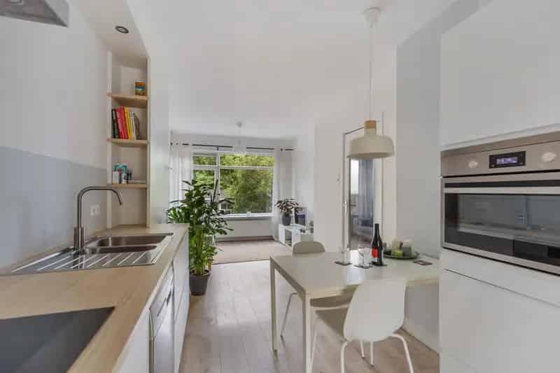 2-kamer Bovenwoning Bergpolder 50m2 Gerenoveerd